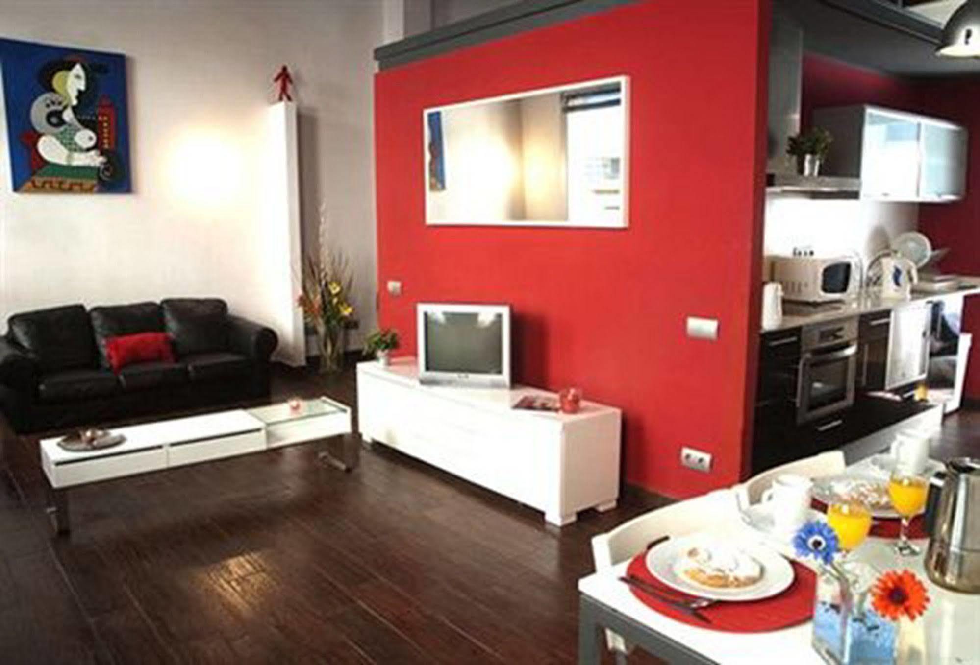 Apartment Center *