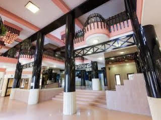 Center Apartment *
